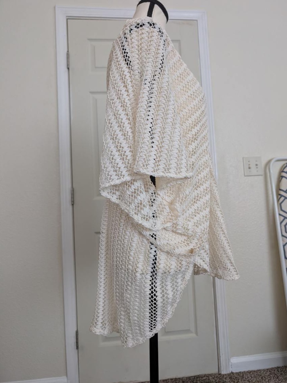 H&M Cream Knit Poncho Sweater - Picture 4 of 5